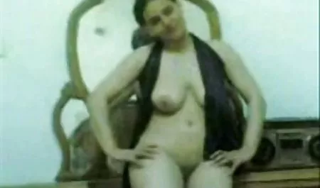 MILF بلوند Busty فیلم سوپر سیکسی بیدمشک می شود