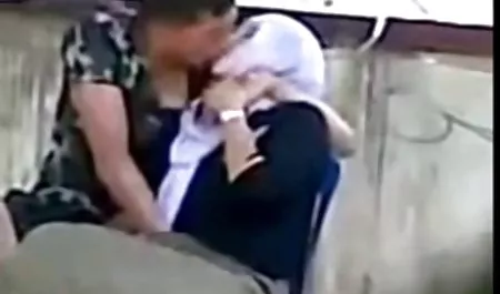 Busty Reiko به عکس کس شهوانی سکس تیتی فاک می دهد