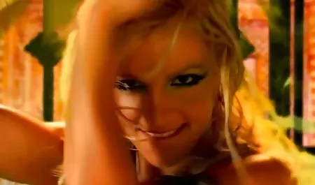 Busty Hottie Likes Two Dicks II عكس سينه سكسي