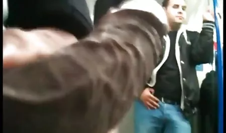 در حال مخزن و مشت زدن عکس سکسیخفن به خودی خود