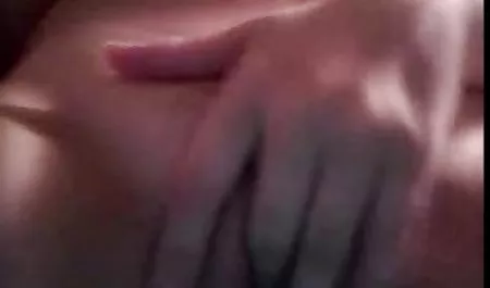 بلوند موی بیدمشک یک بی بی كس وكون سی می گیرد